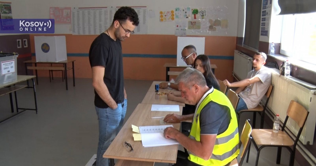 (Video) Bez nepravilnosti na biračkom mestu u Partešu, umeren odziv birača