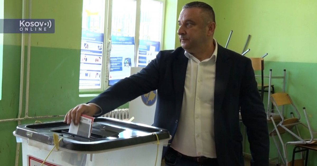 (Video) Popović glasao u Gračanici: Veoma važni izbori za sr