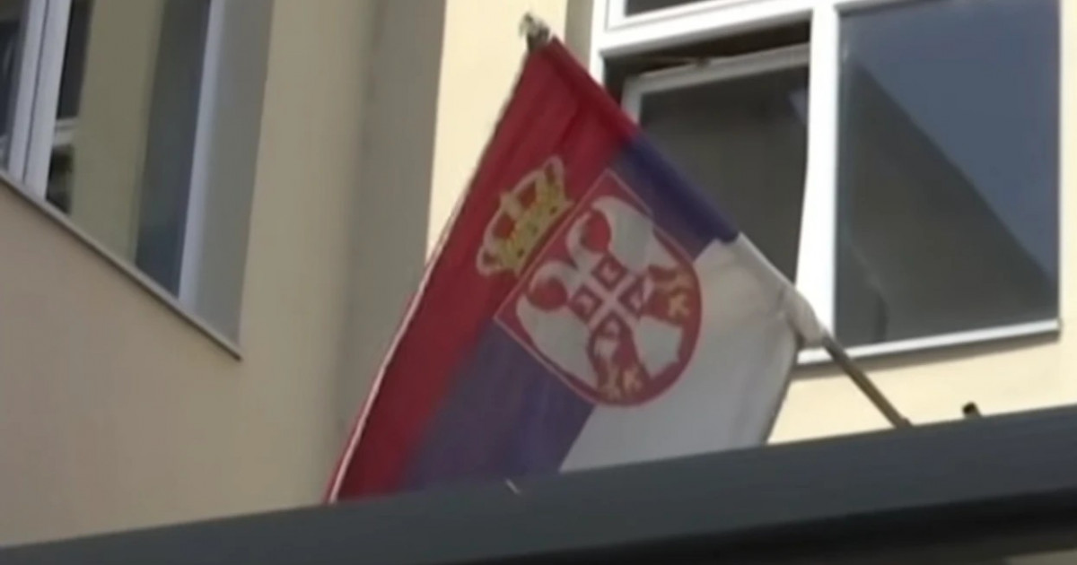 Mediji: Srpska zastava uklonjena sa biračkog mesta u Goražde