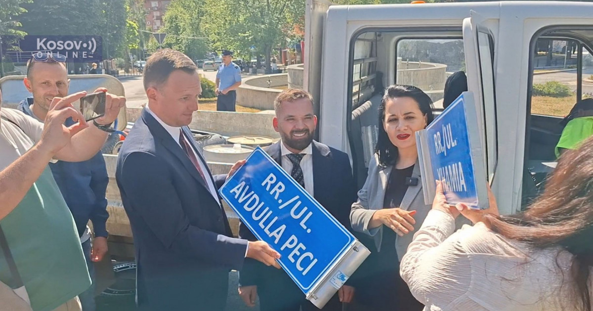 Uprkos poništenoj odluci prethodne skupštine, promenjene table sa nazivima ulica u Severnoj Mitrovici