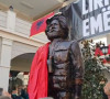 Adem Jašari spomenik u Prizrenu