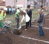 Jelena Stojković polaže kamen temeljac za zgradu u Leposaviću