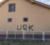 Grafit UČK na kući u Suvom Dolu.jpg