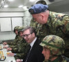 Aleksandar Vučić sa vojnicima Srbije
