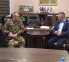 Jevtić sa predstavnikom Kfora.jpg