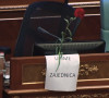 Skupština Kosova- Karanfil za Aljbina Kurtija