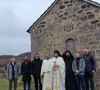 Sveštenstvo SPC ušlo u posed svog provaljenog i oskrnavljenog hrama kod Podujeva